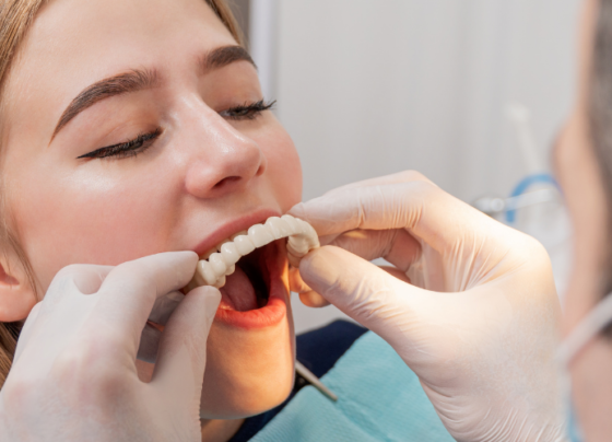 Partial Dentures vs Full Dentures: What Is the Difference