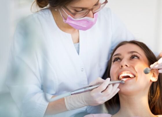 What Are the Early Signs of Gum Disease?