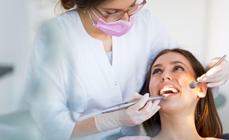 What Are the Early Signs of Gum Disease?